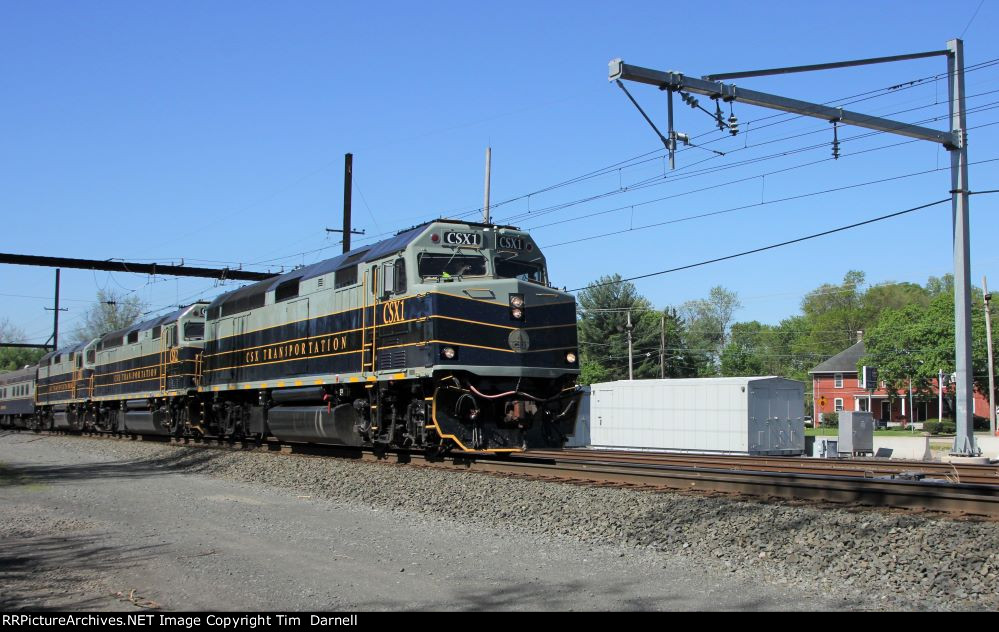 CSX 1 leads P001-09